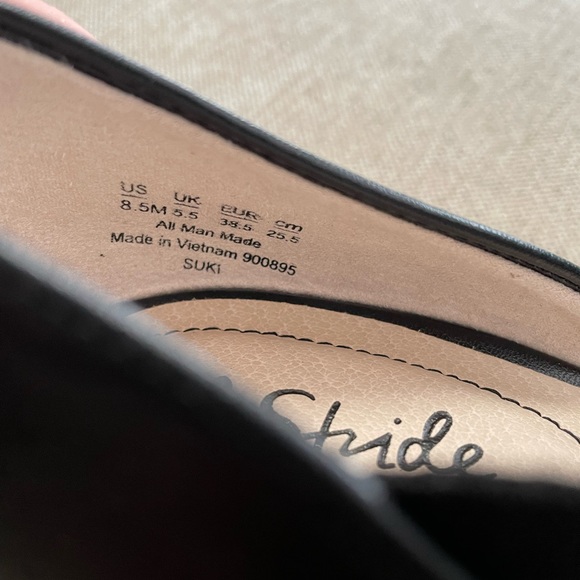 ⭐️Brand New⭐️ LifeStride 8.5M Black Strap Pump - Picture 5 of 7